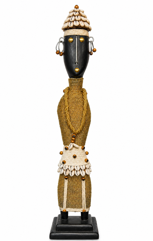 Art Africain - Poupée Namji 57cm Sculpture Africaine – Faite à la main au Sénégal – Poupée de fertilité en perles avec coquillages cauris