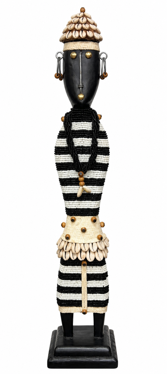 Art Africain - Poupée Namji 57cm Sculpture Africaine – Faite à la main au Sénégal – Poupée de fertilité en perles avec coquillages cauris