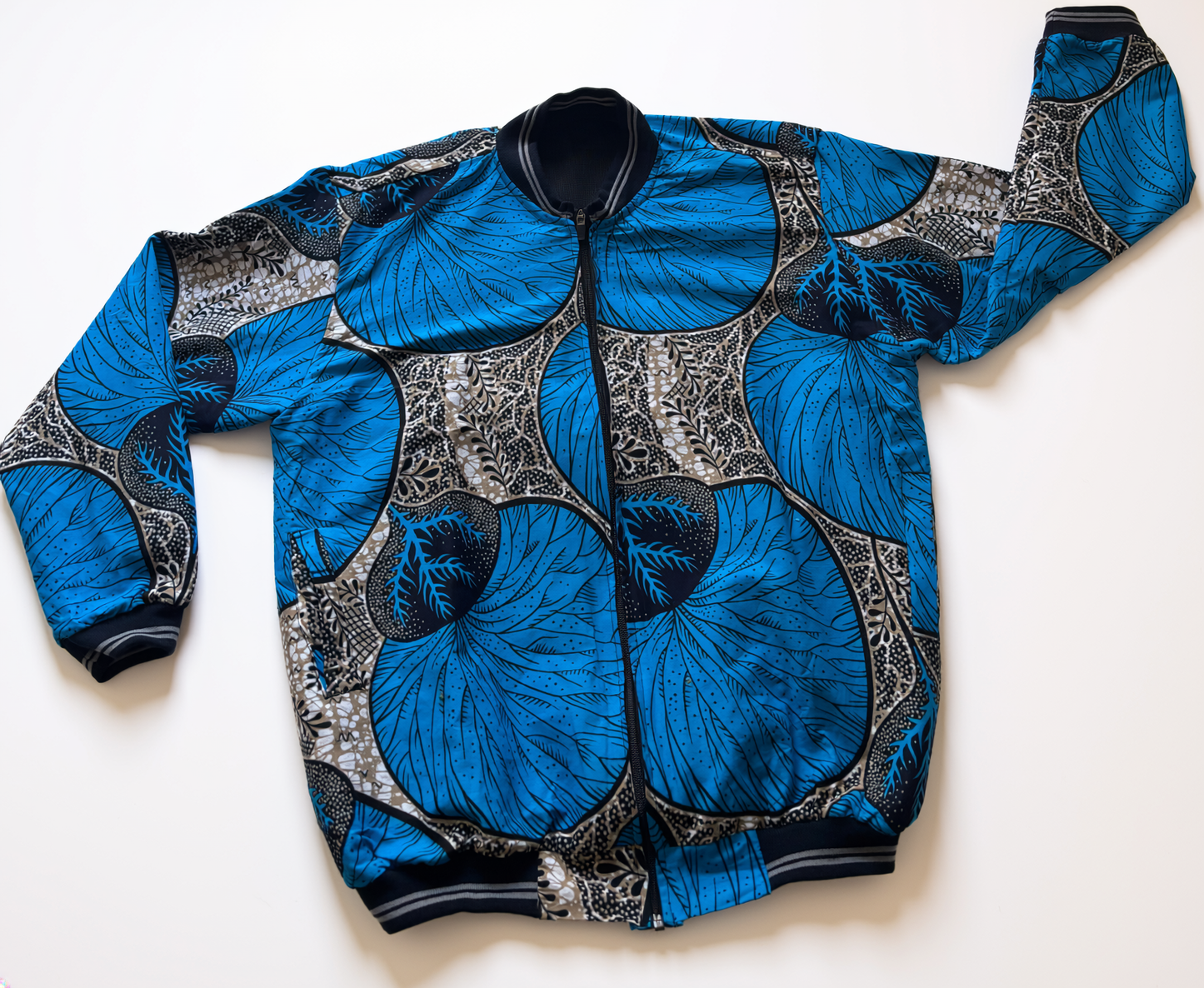 Blouson en Wax Africain – Fait Main au Sénégal | Kayah Studio
