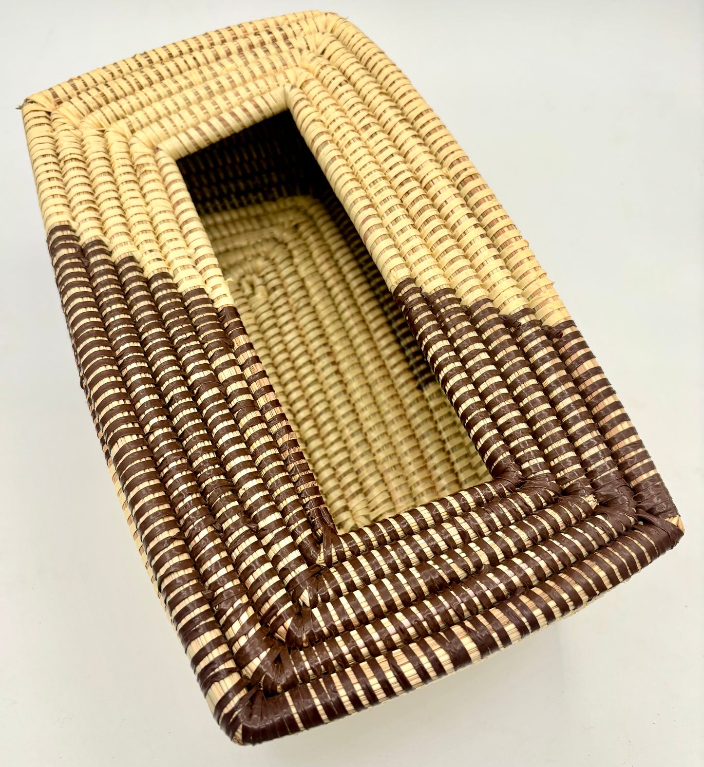 Boîte à mouchoirs artisanale « Sira »