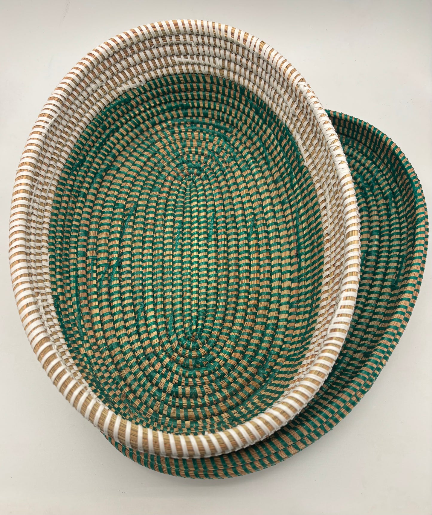 Boîte ovale tressée artisanal « Casamance »