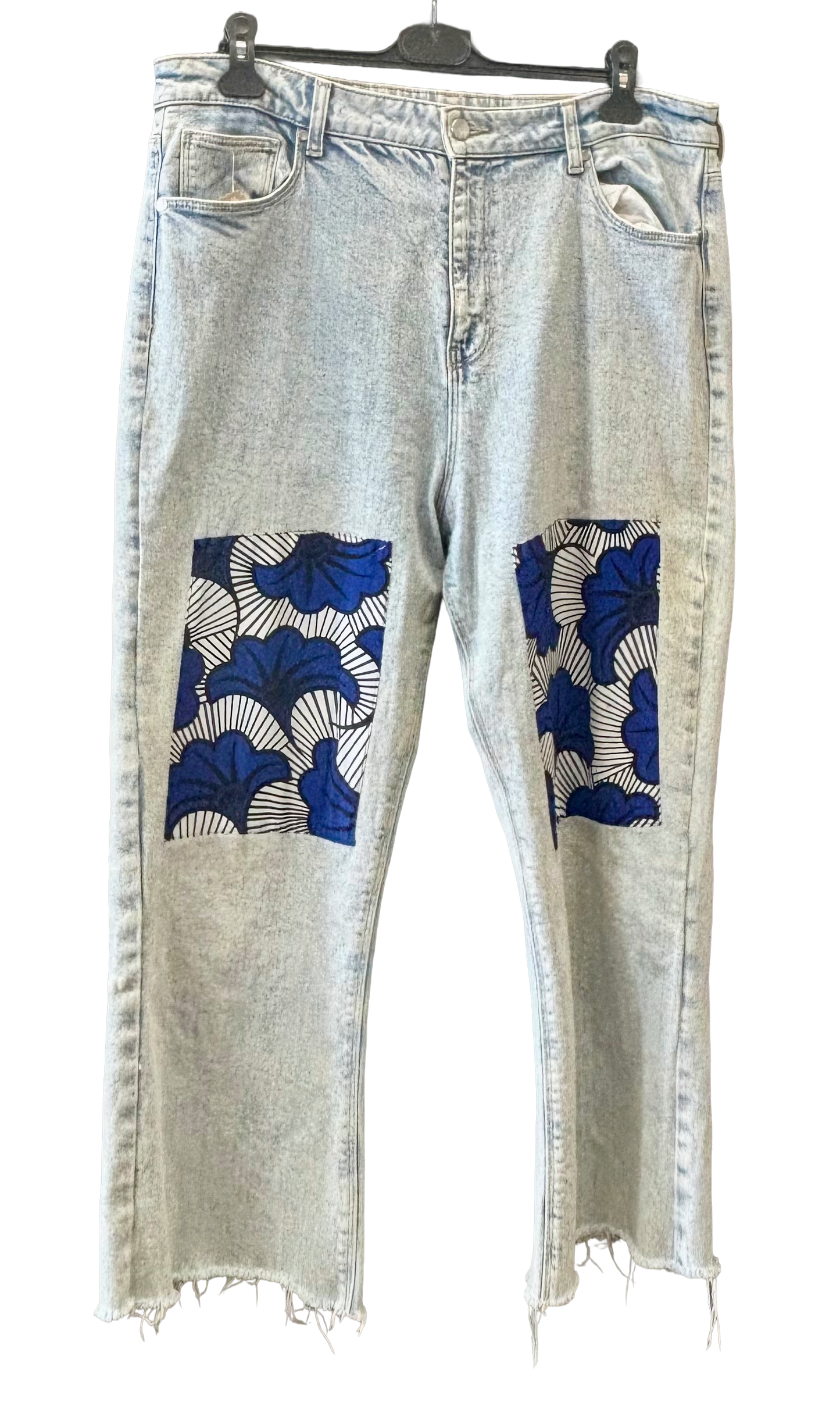 Jean Upcyclé en Denim Clair & Wax Bleu – Pièce Unique T46
